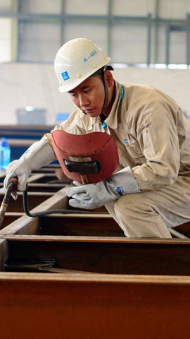 邱明輝：從學(xué)徒到鋼結(jié)構(gòu)“焊將”